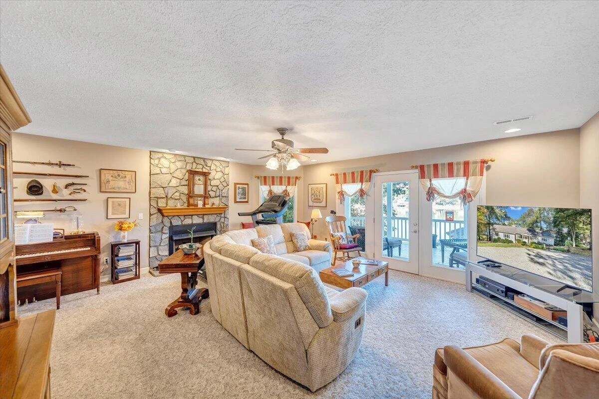 265 Hampton DR - Photo 67