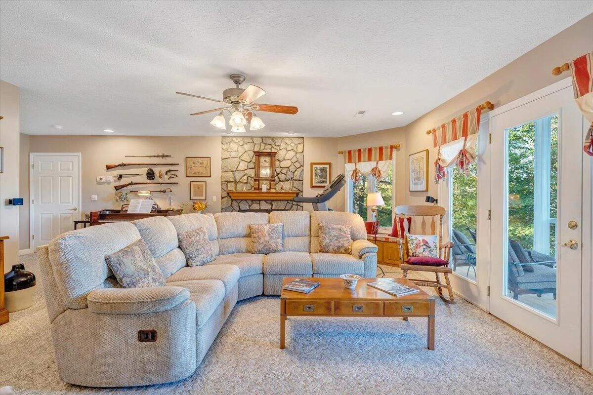 265 Hampton DR - Photo 69