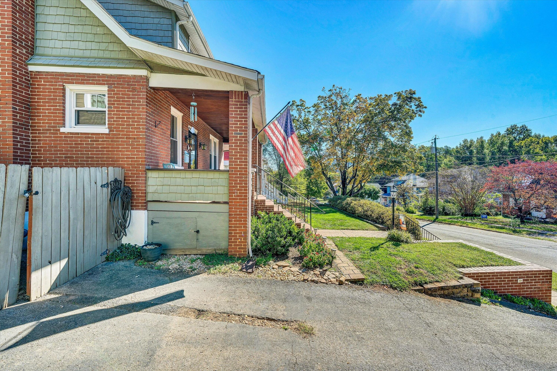 1013 Howbert AVE SW - Photo 5