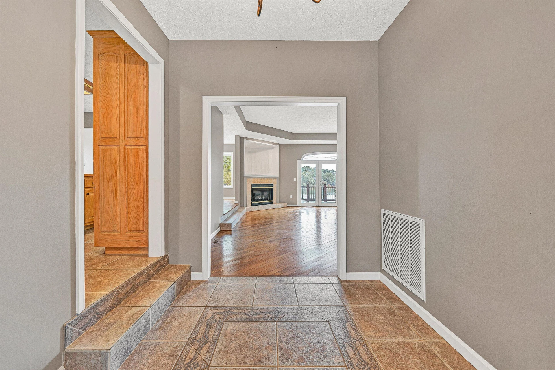 130 Travers CIR - Photo 12