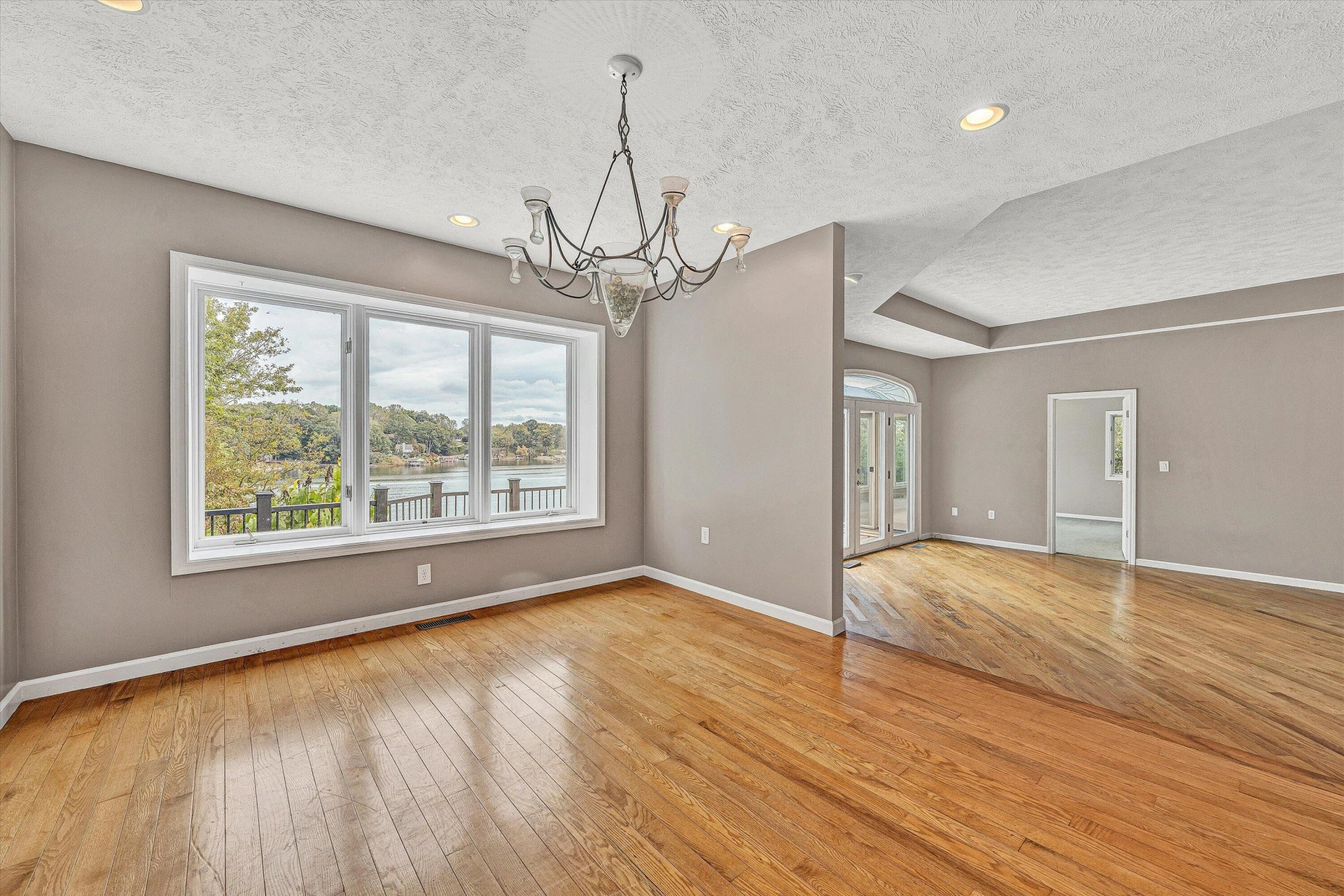 130 Travers CIR - Photo 13