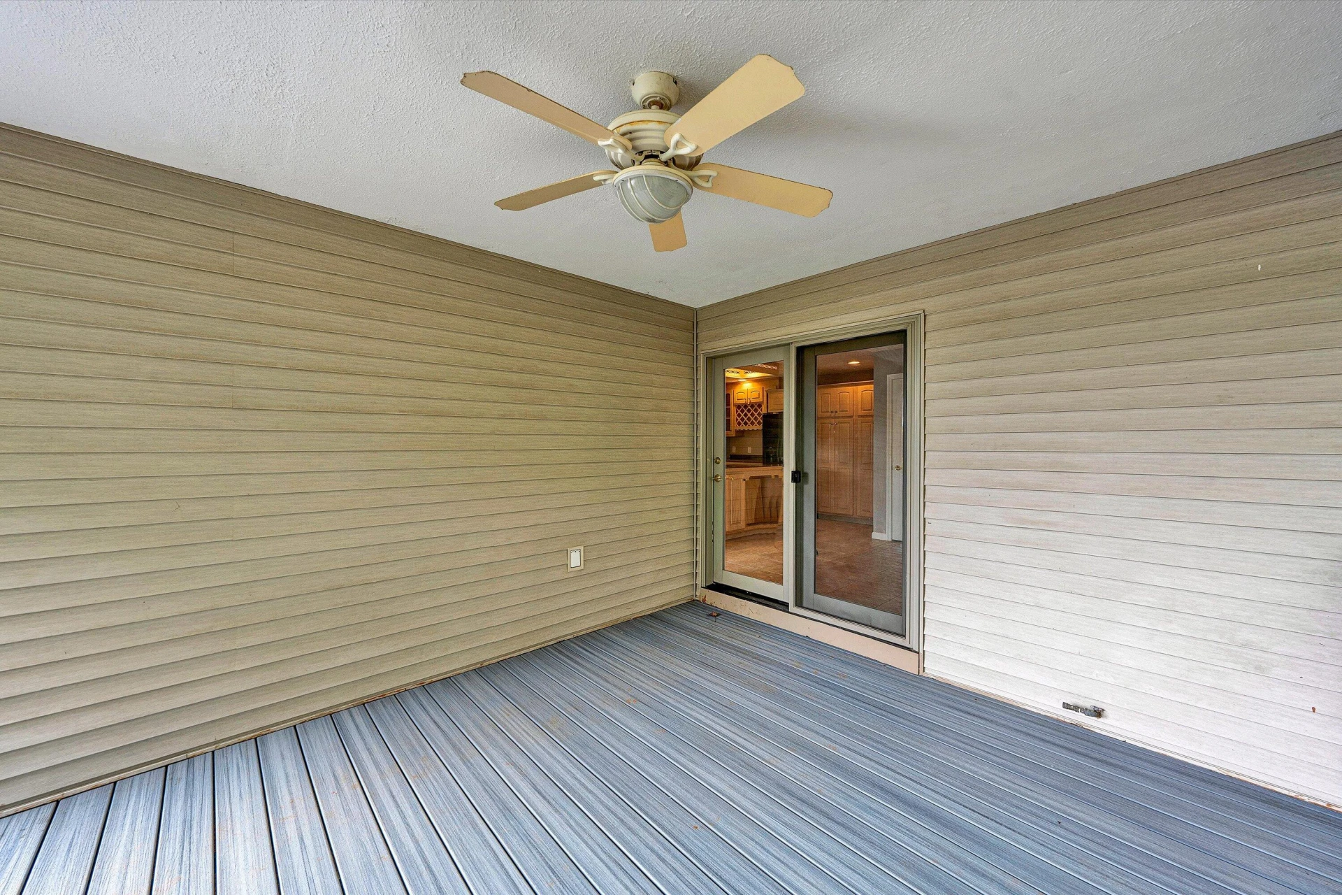 130 Travers CIR - Photo 21