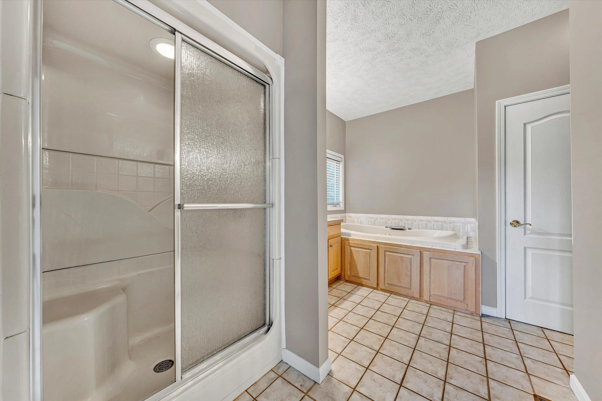 130 Travers CIR - Photo 29
