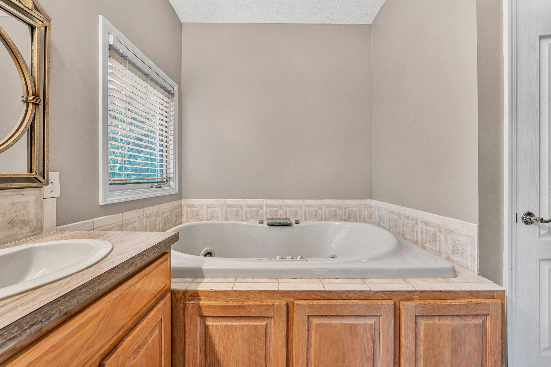 130 Travers CIR - Photo 31