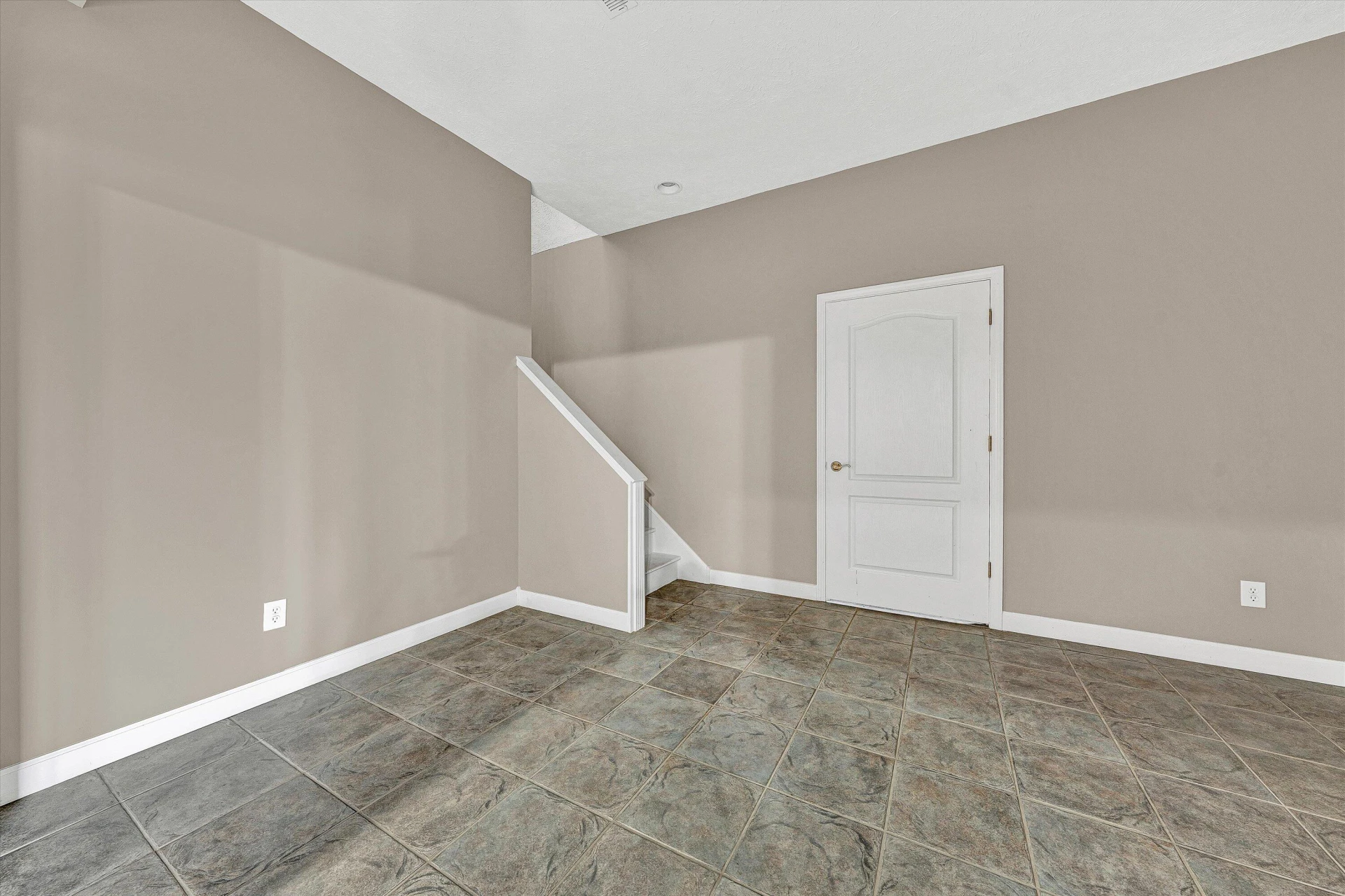 130 Travers CIR - Photo 36