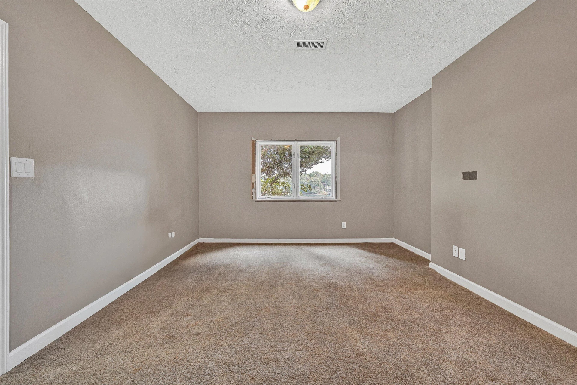130 Travers CIR - Photo 42