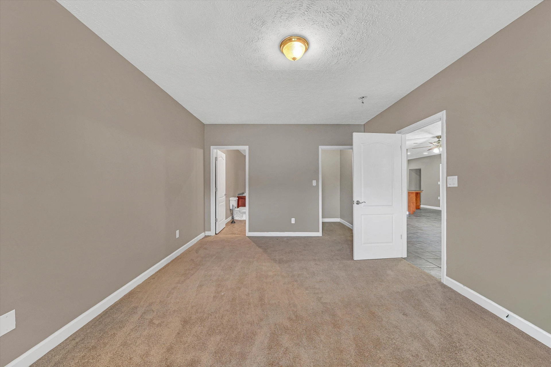130 Travers CIR - Photo 44