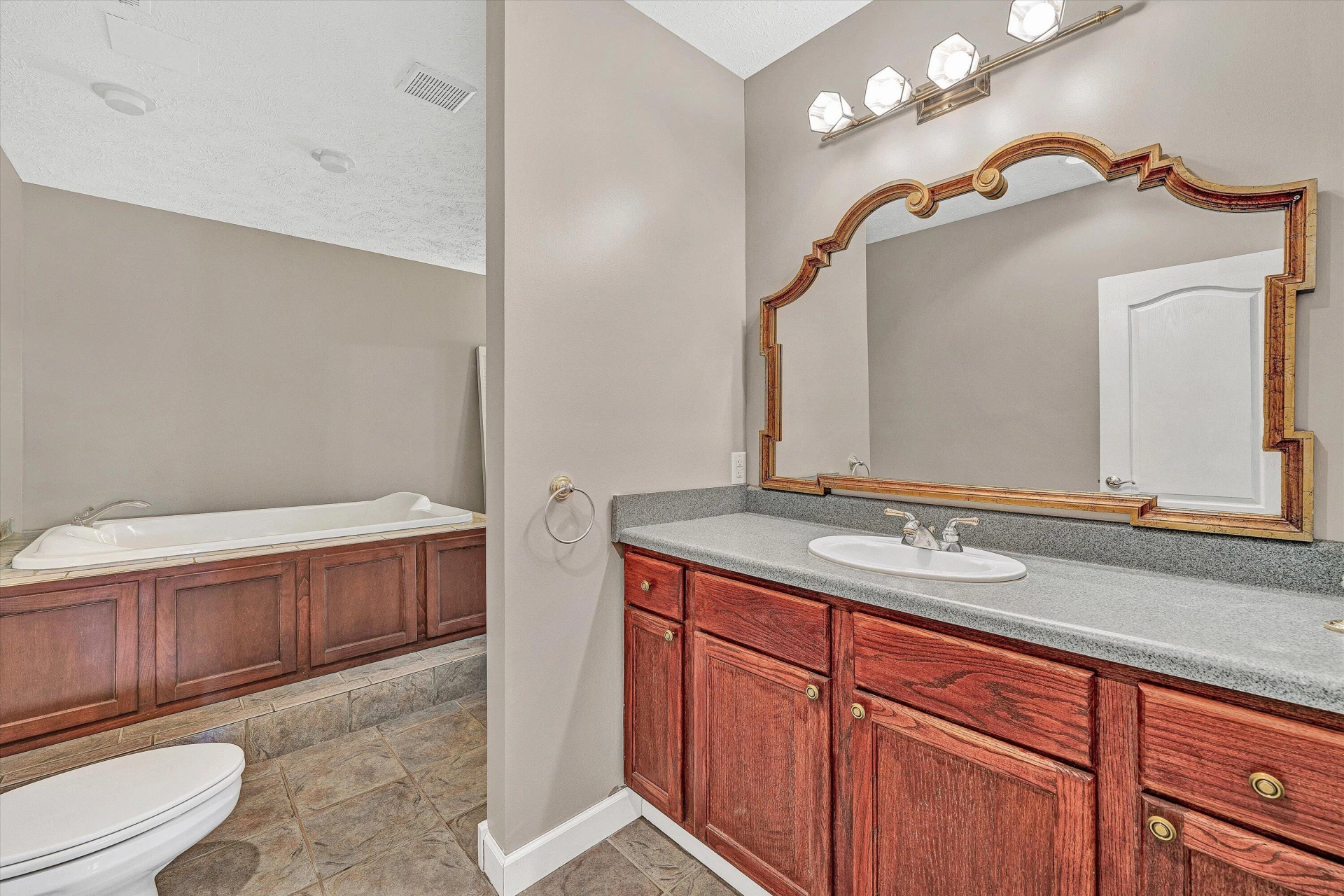130 Travers CIR - Photo 45