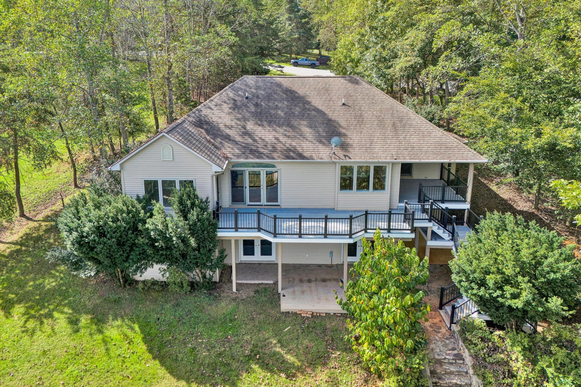 130 Travers CIR - Photo 6