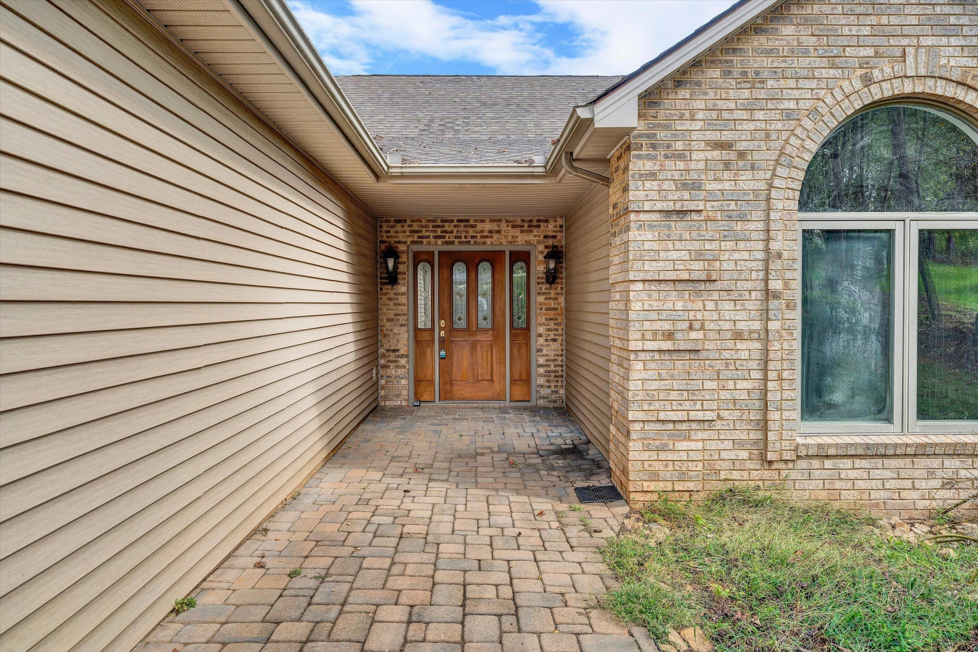 130 Travers CIR - Photo 7