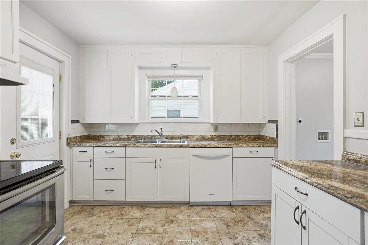 2713 CUMBERLAND ST NW - Photo 11