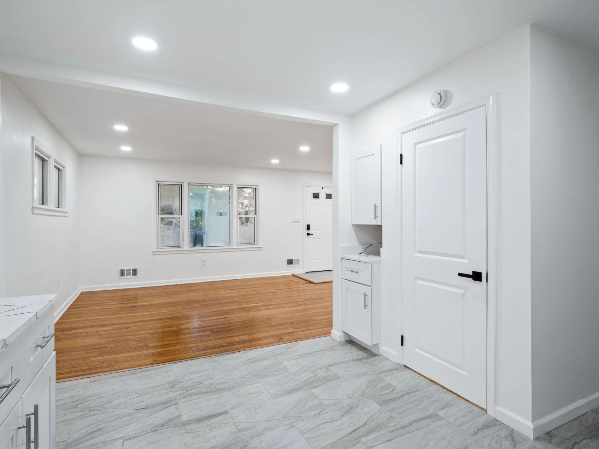 2631 Idlewild BLVD NE - Photo 11
