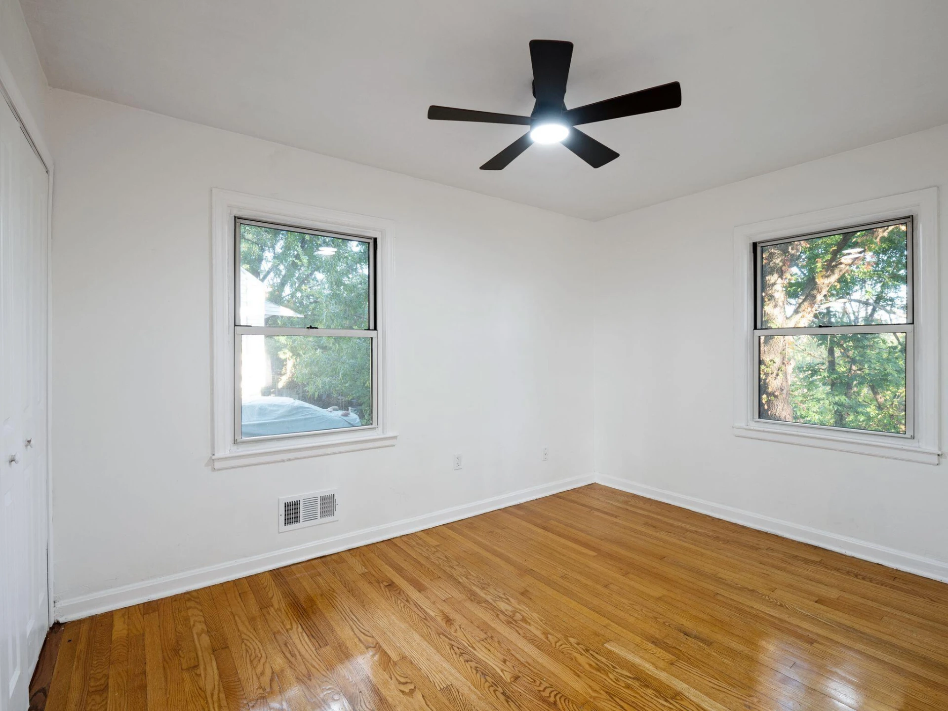 2631 Idlewild BLVD NE - Photo 13