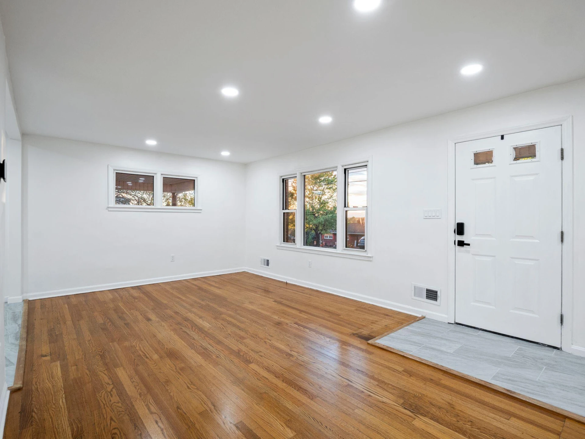 2631 Idlewild BLVD NE - Photo 4