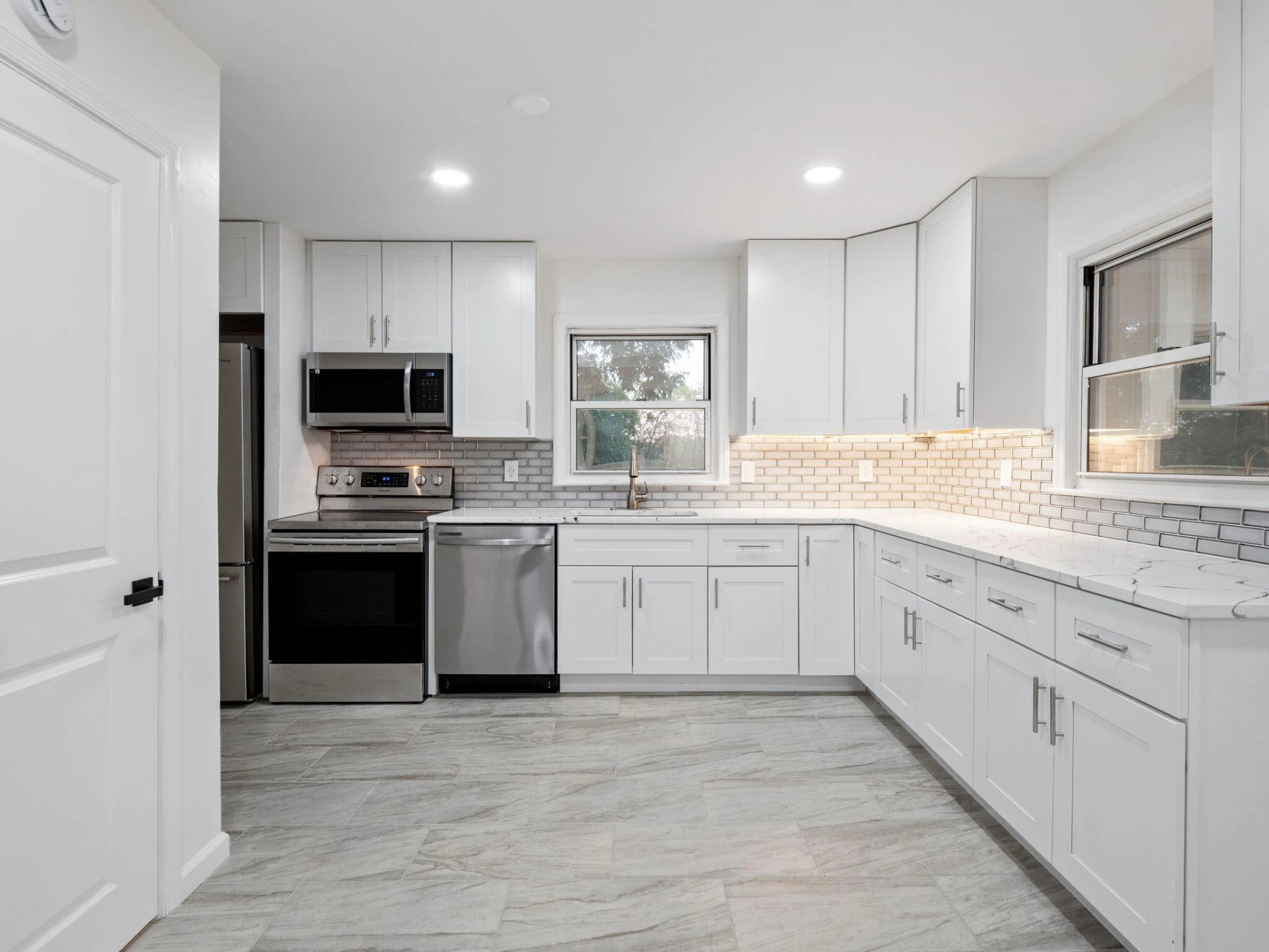 2631 Idlewild BLVD NE - Photo 8