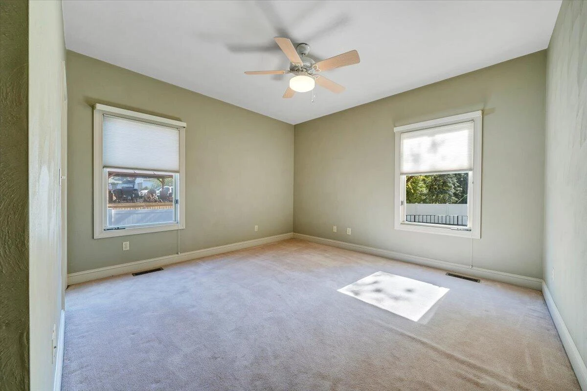 38 Corbett ST - Photo 26