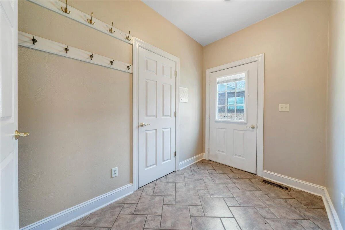 38 Corbett ST - Photo 28