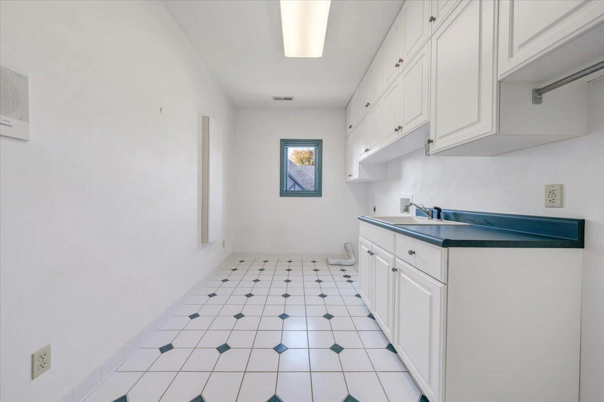 38 Corbett ST - Photo 35
