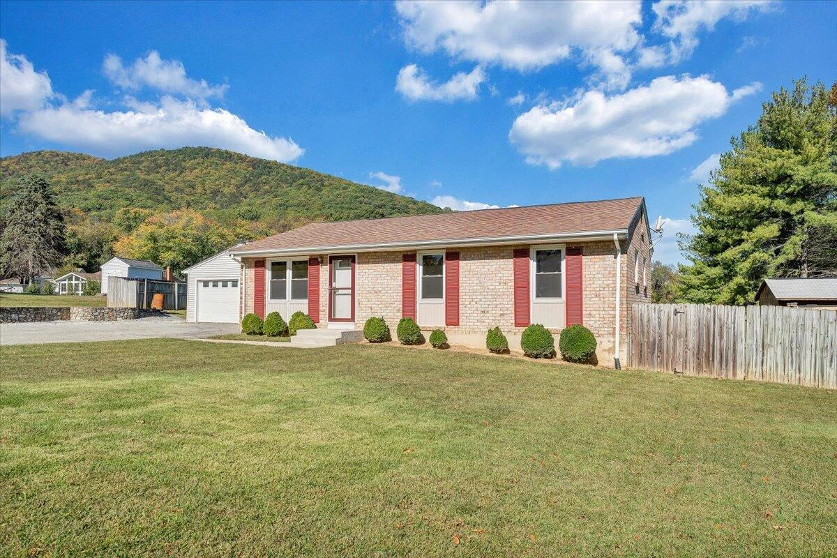 39 Chatham CIR - Photo 2