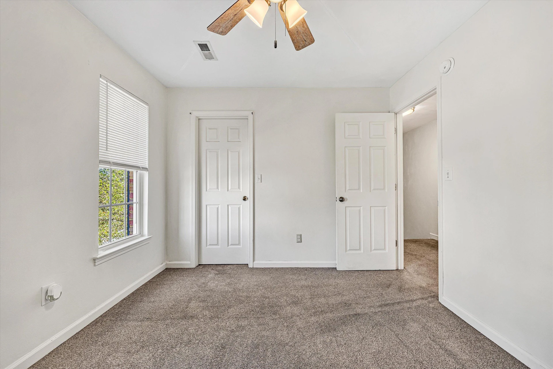 6039 Chagall DR - Photo 45
