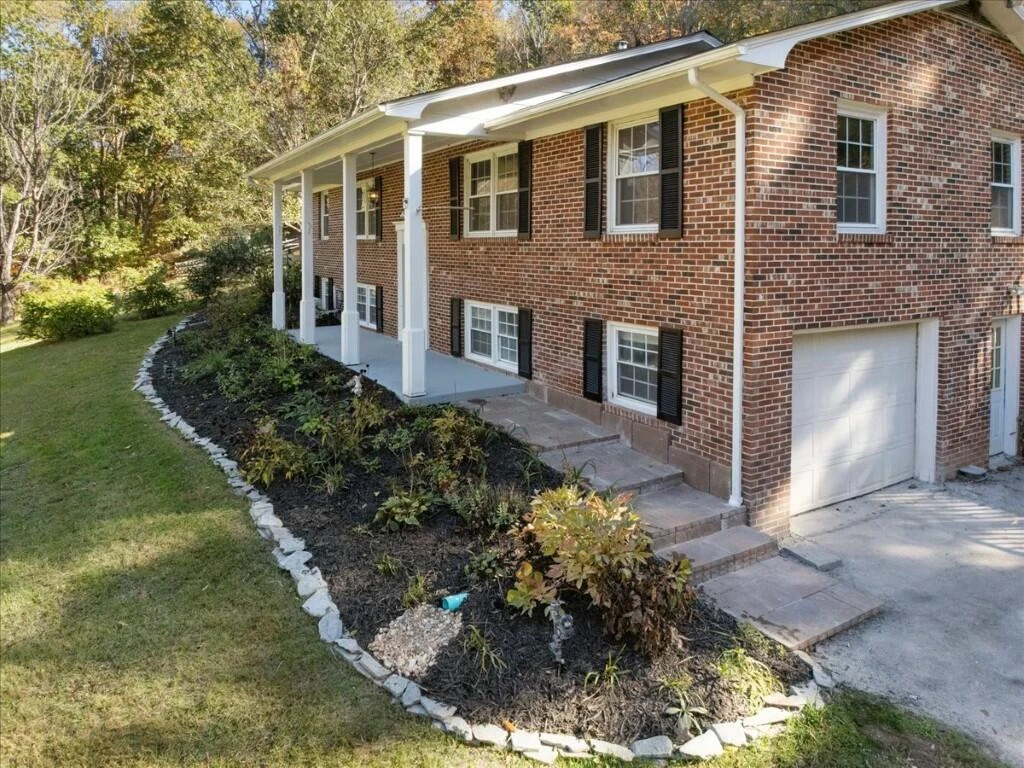 5661 Owens RD - Photo 12