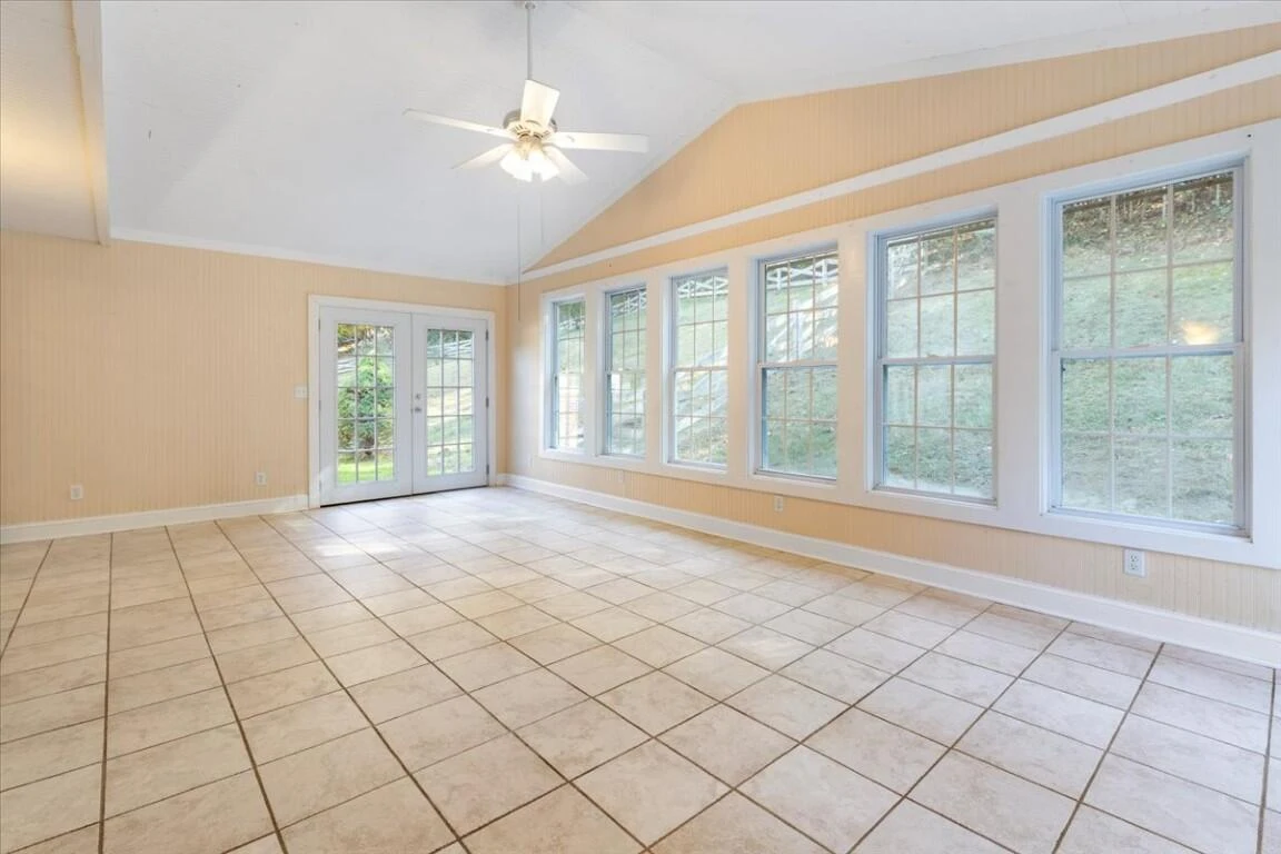 5661 Owens RD - Photo 28
