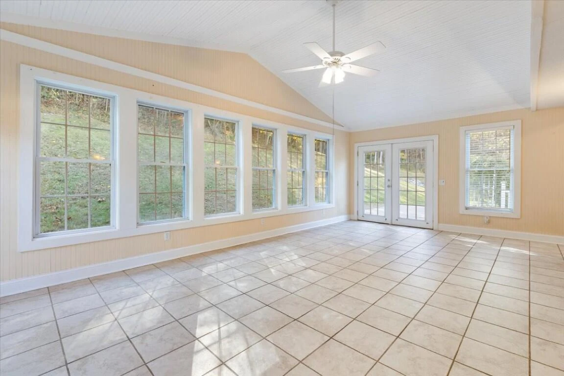 5661 Owens RD - Photo 31