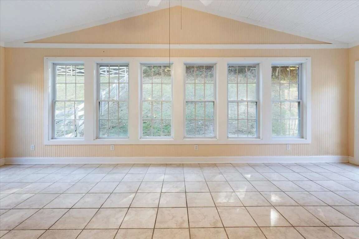 5661 Owens RD - Photo 32