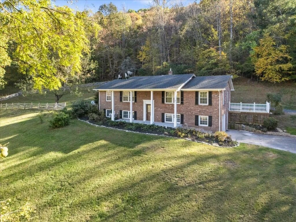 5661 Owens RD - Photo 4