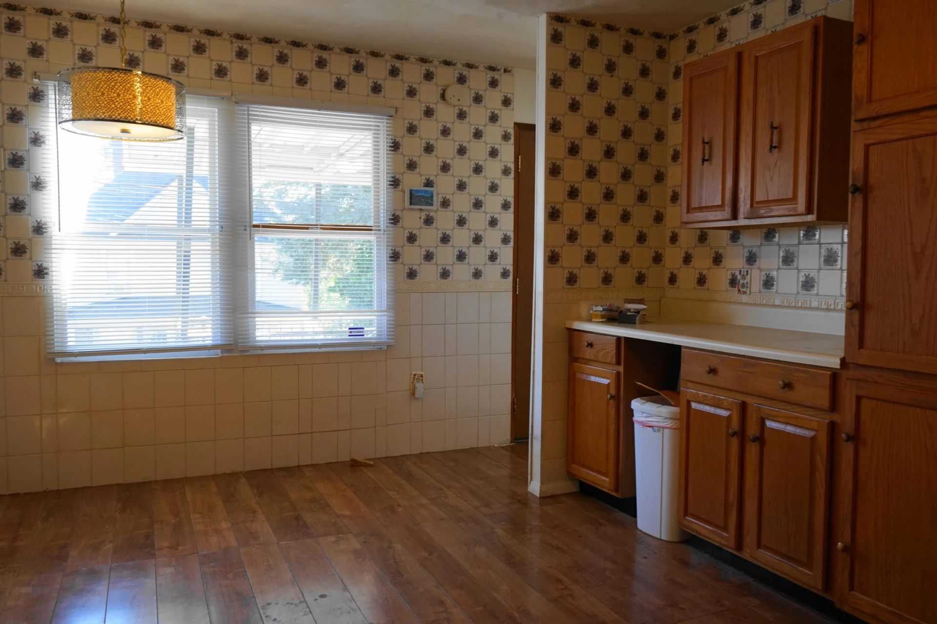 628 Montrose AVE SE - Photo 11
