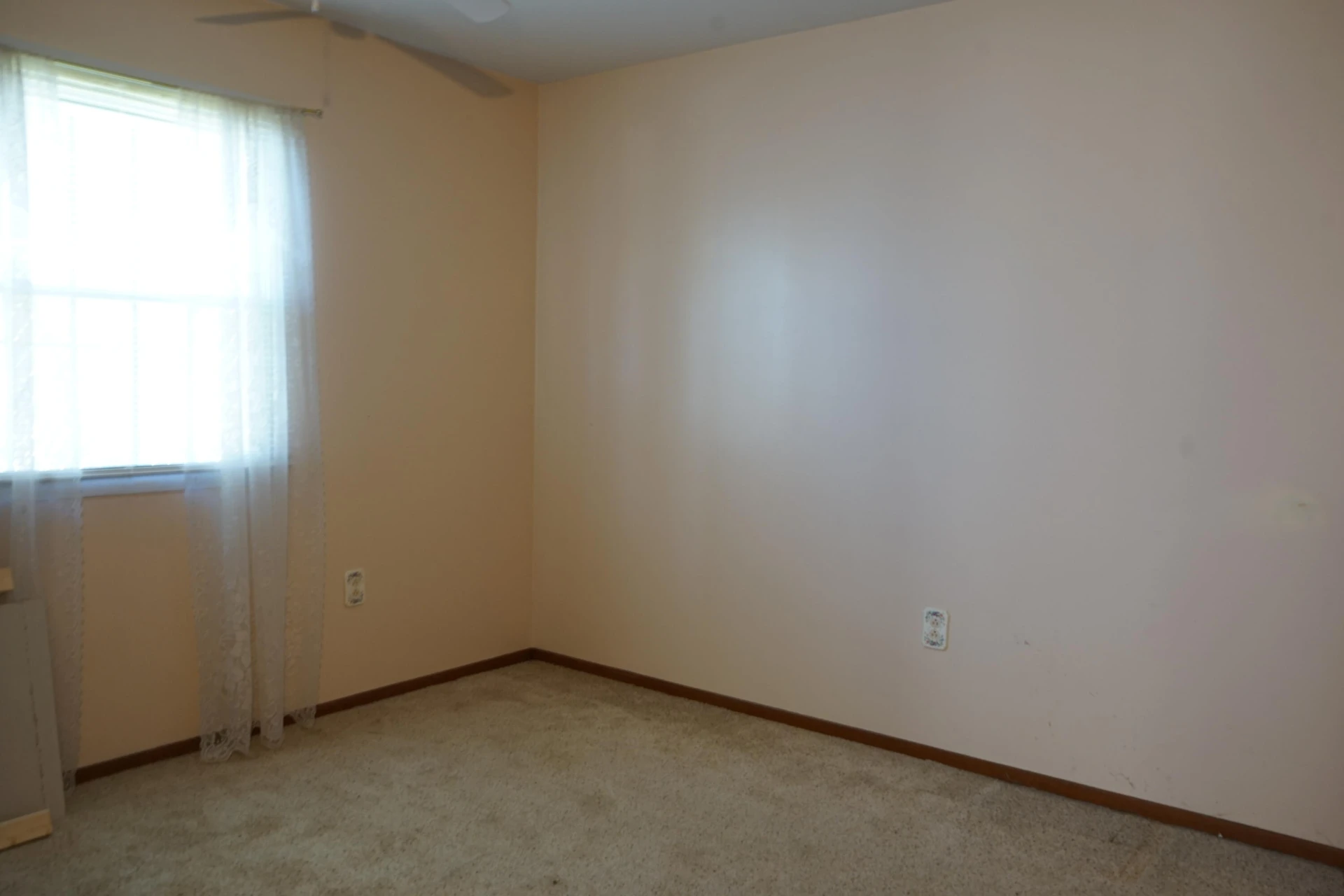 628 Montrose AVE SE - Photo 14