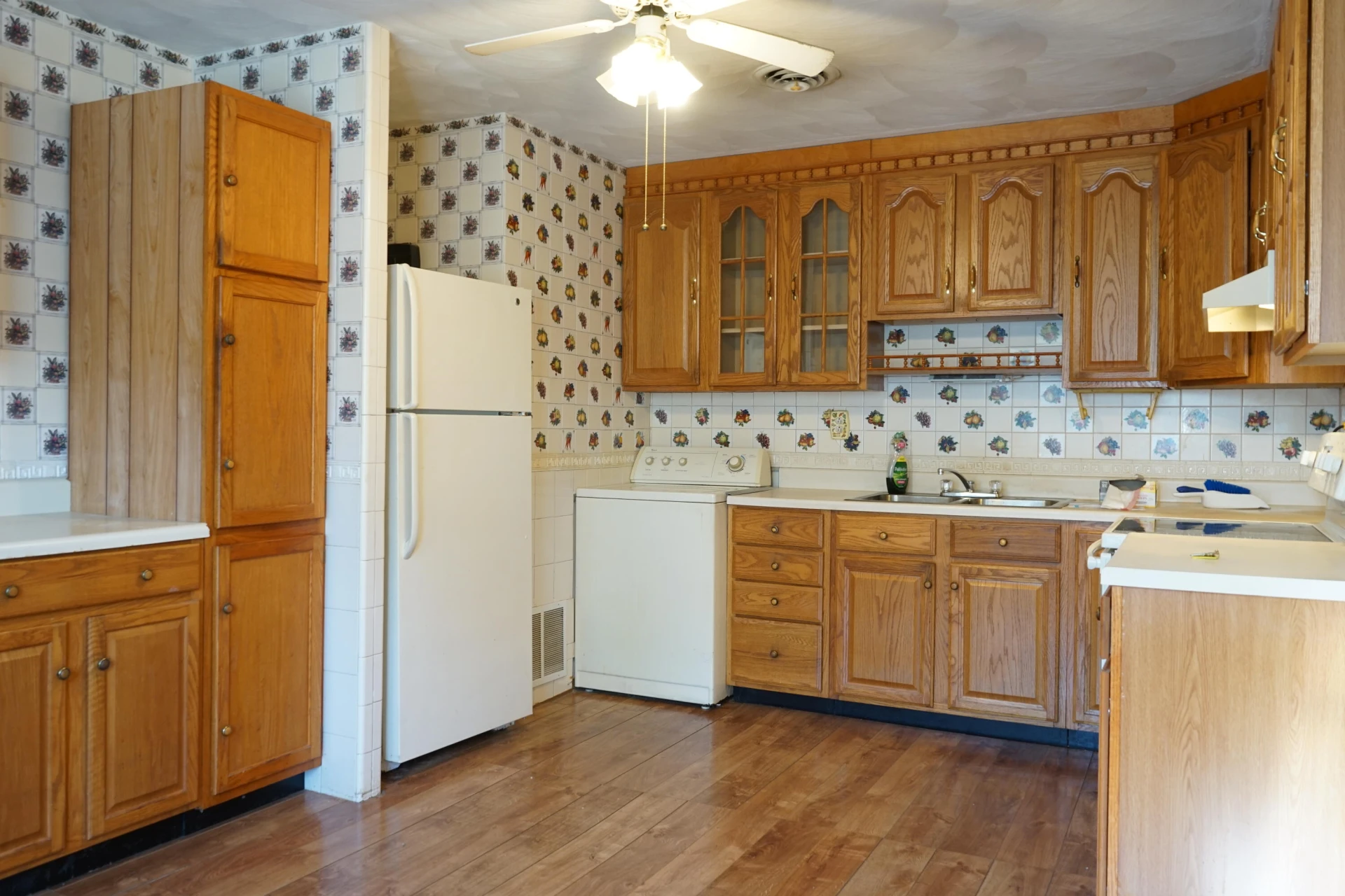 628 Montrose AVE SE - Photo 9