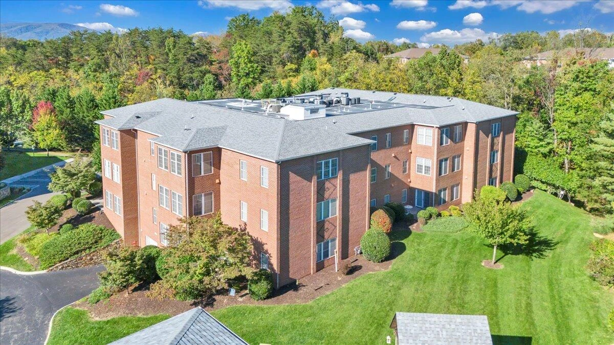 3050 McVitty Forest DR #106