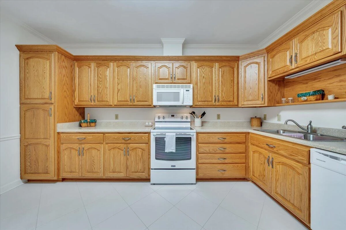 3050 McVitty Forest DR #106 - Photo 12