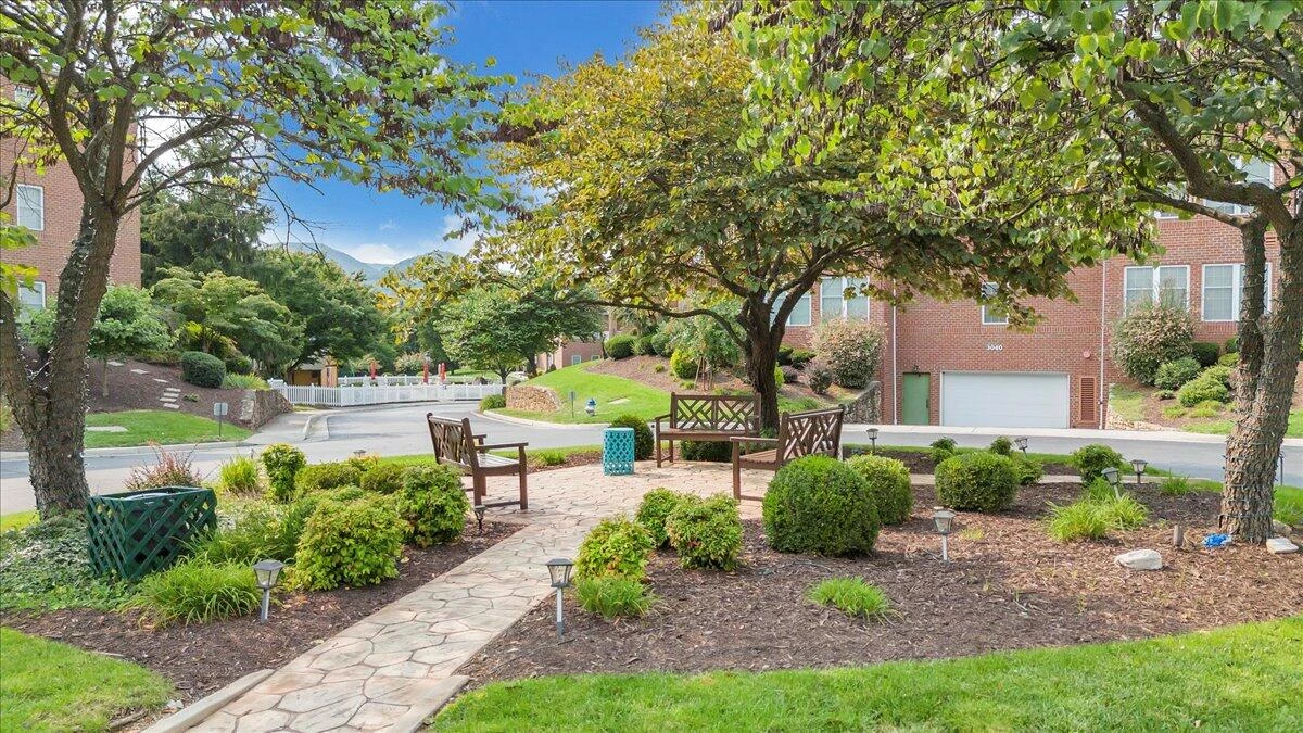 3050 McVitty Forest DR #106 - Photo 37