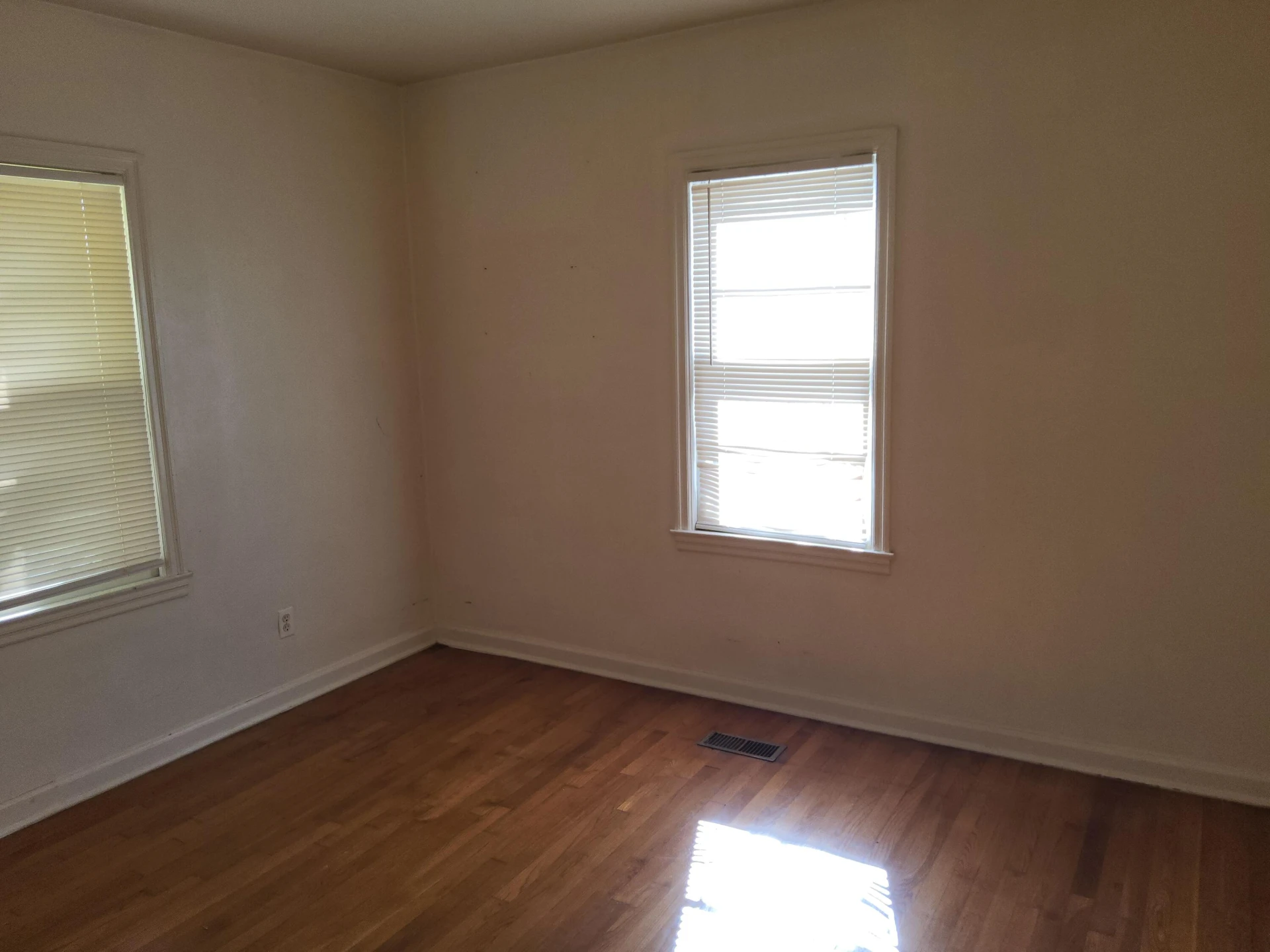 3219 Yardley DR NW - Photo 7