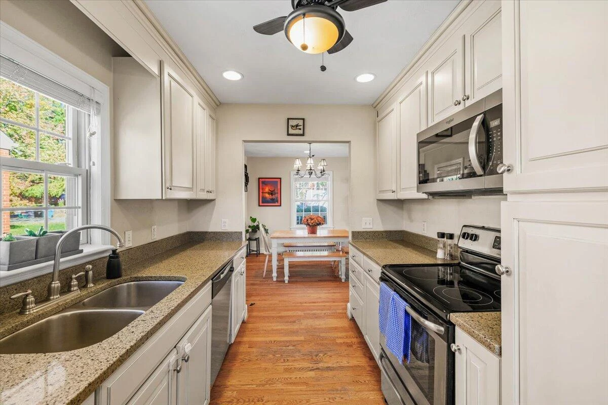 2232 Lincoln AVE SW - Photo 15