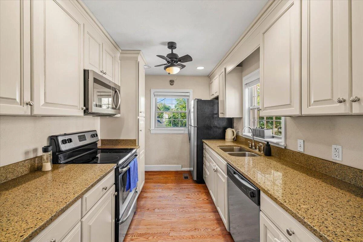 2232 Lincoln AVE SW - Photo 16