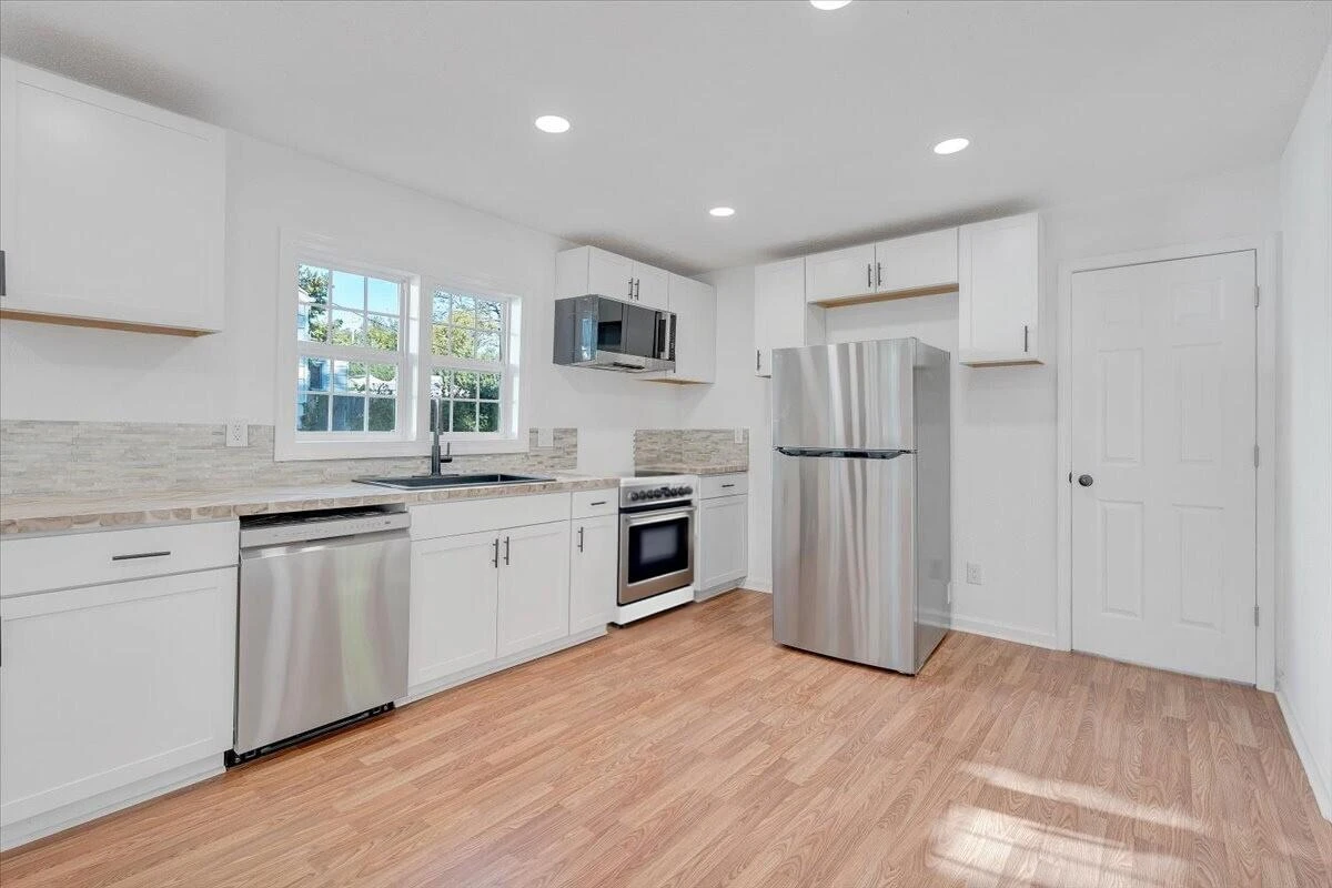 4031 Tennessee AVE NW - Photo 16