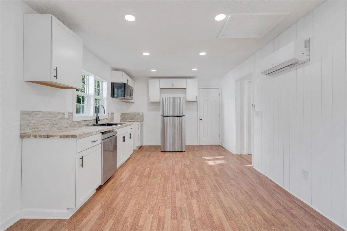 4031 Tennessee AVE NW - Photo 18