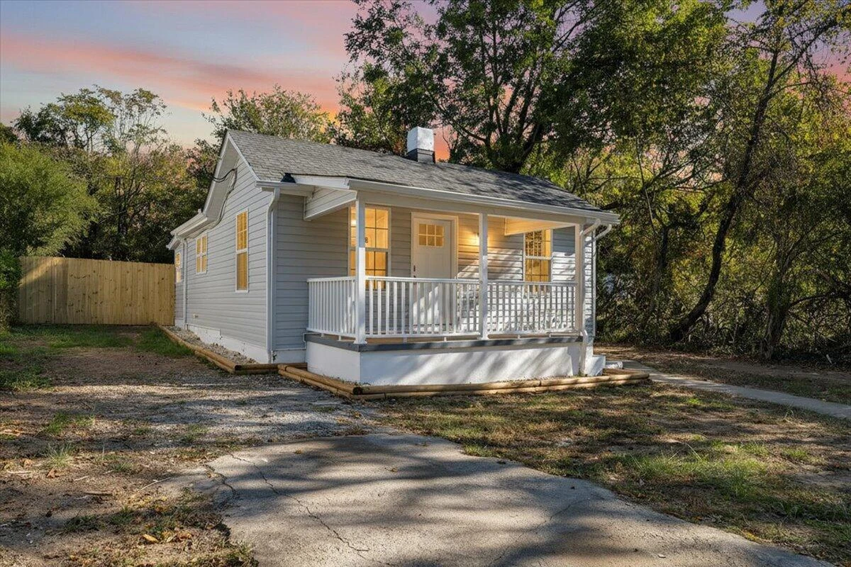 4031 Tennessee AVE NW - Photo 2