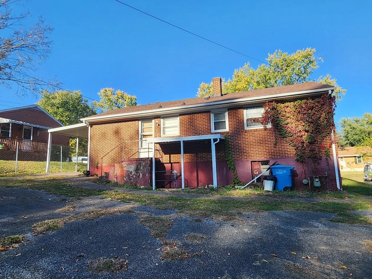 4832 Showalter RD NW - Photo 8