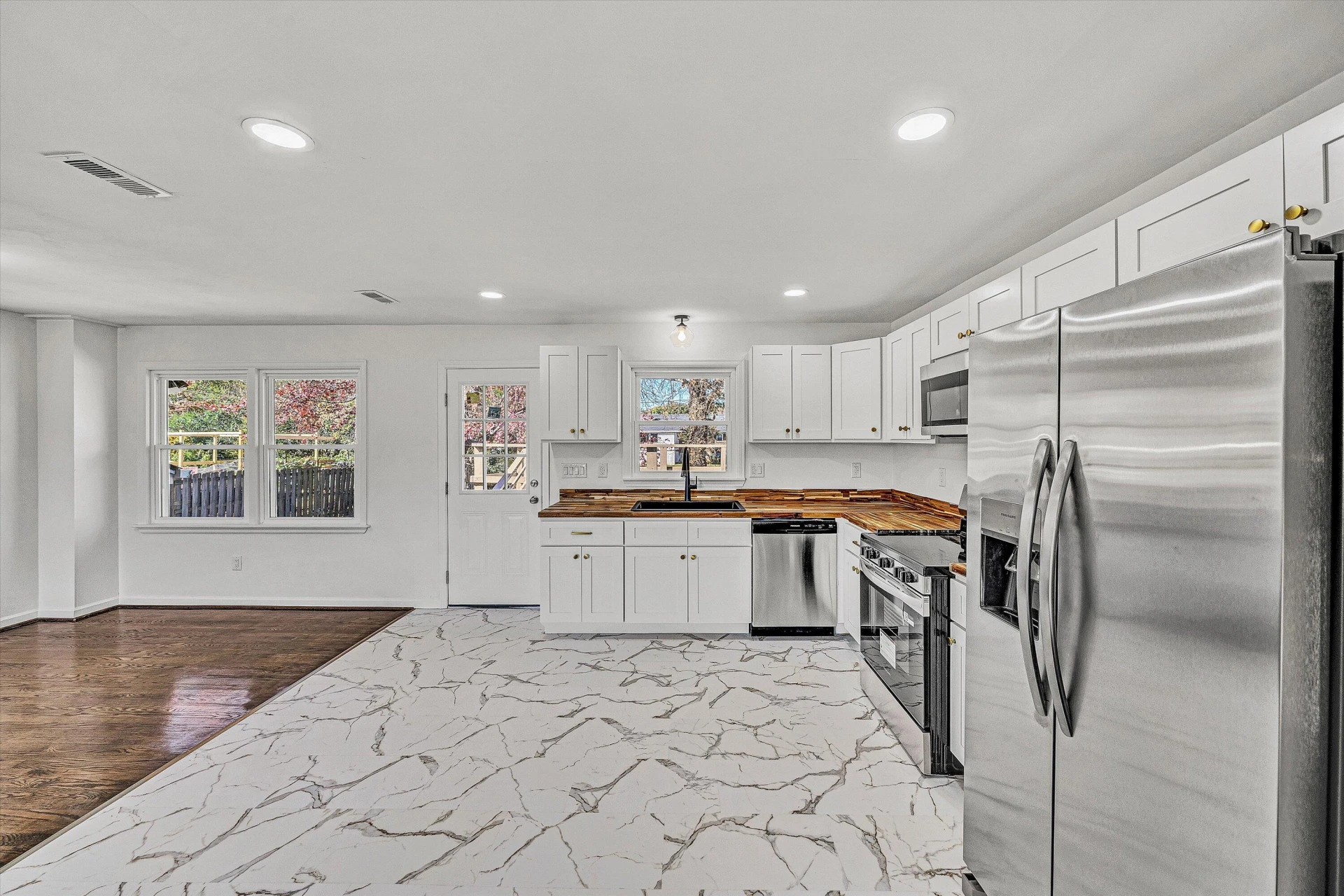 3344 Crittendon AVE NW - Photo 7