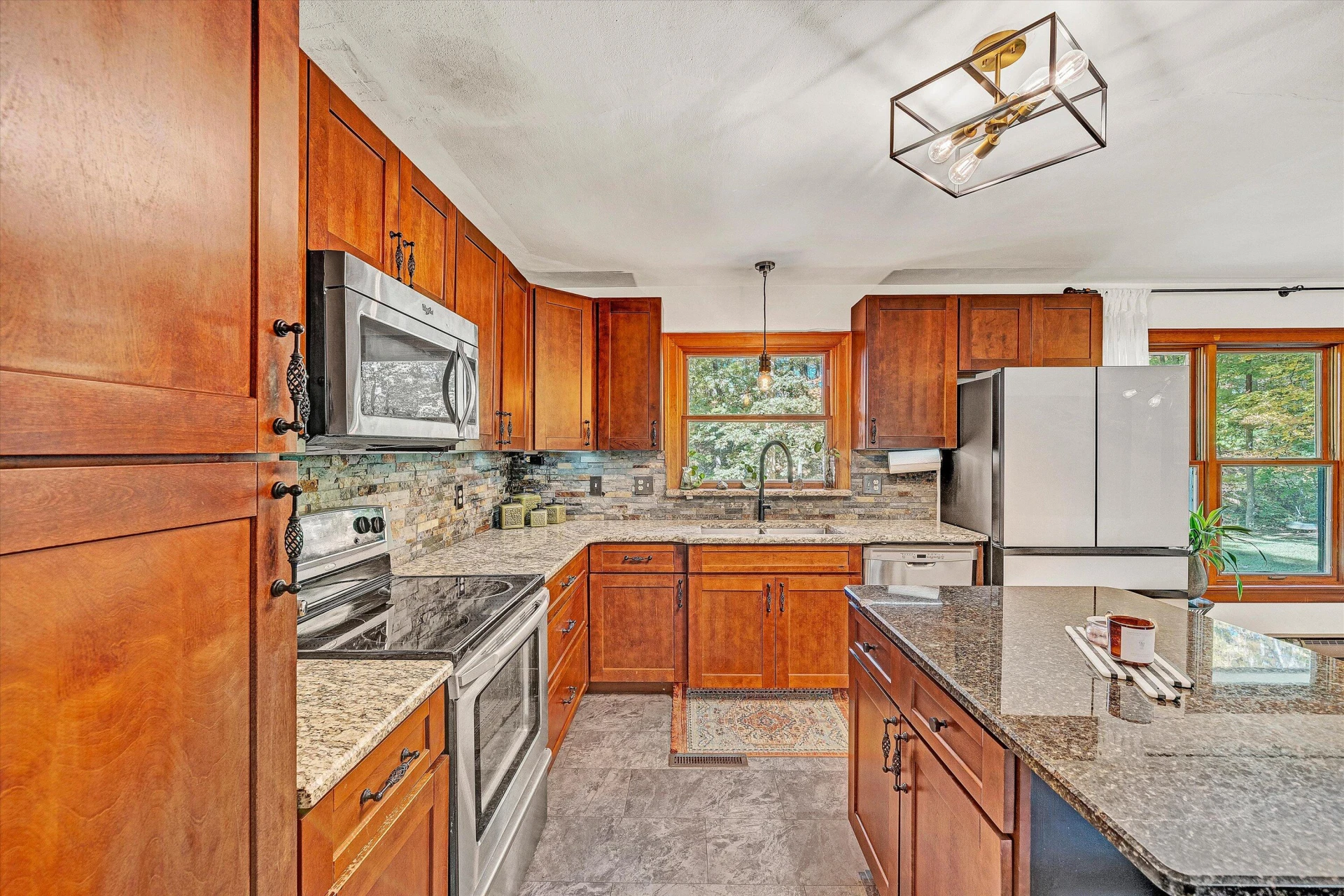 2673 Parkview DR - Photo 9