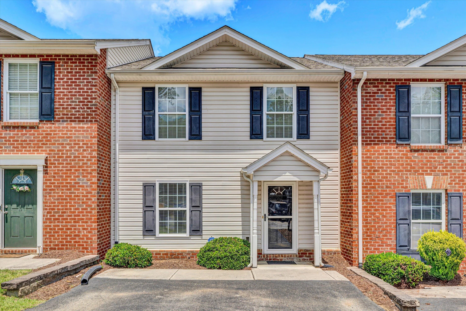 6825 Woodcreeper DR