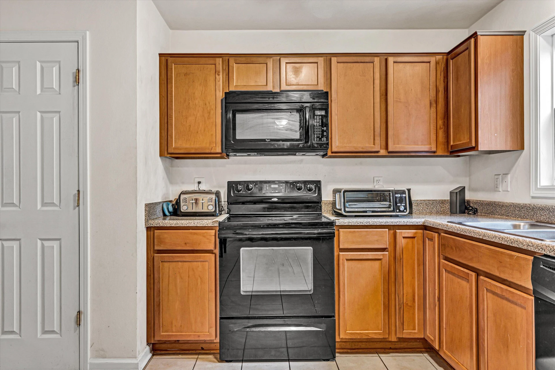 6825 Woodcreeper DR - Photo 4