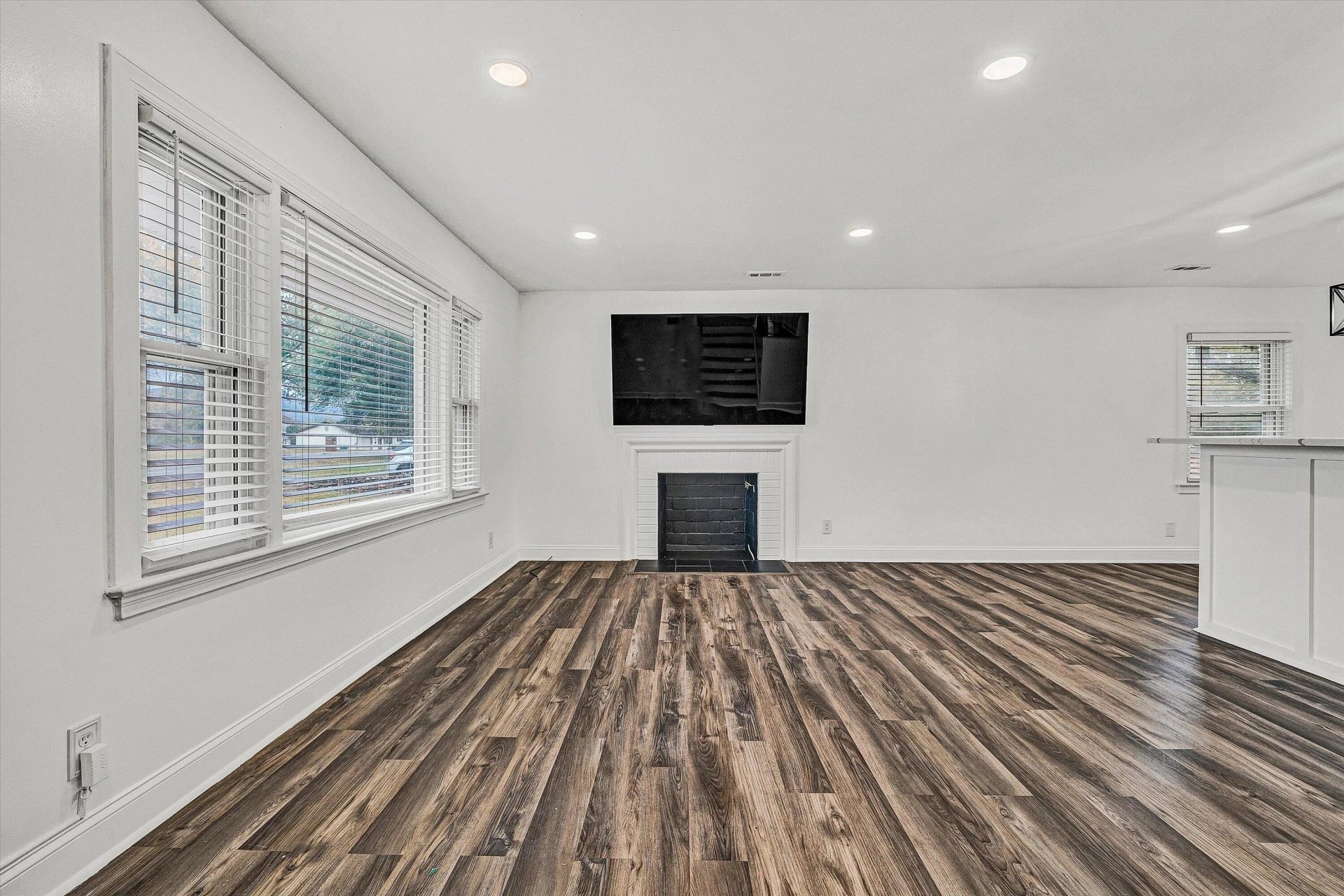 4429 Ben ST NW - Photo 5