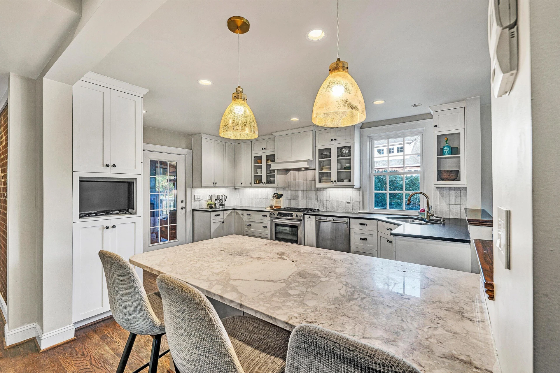 141 Lewis AVE - Photo 14