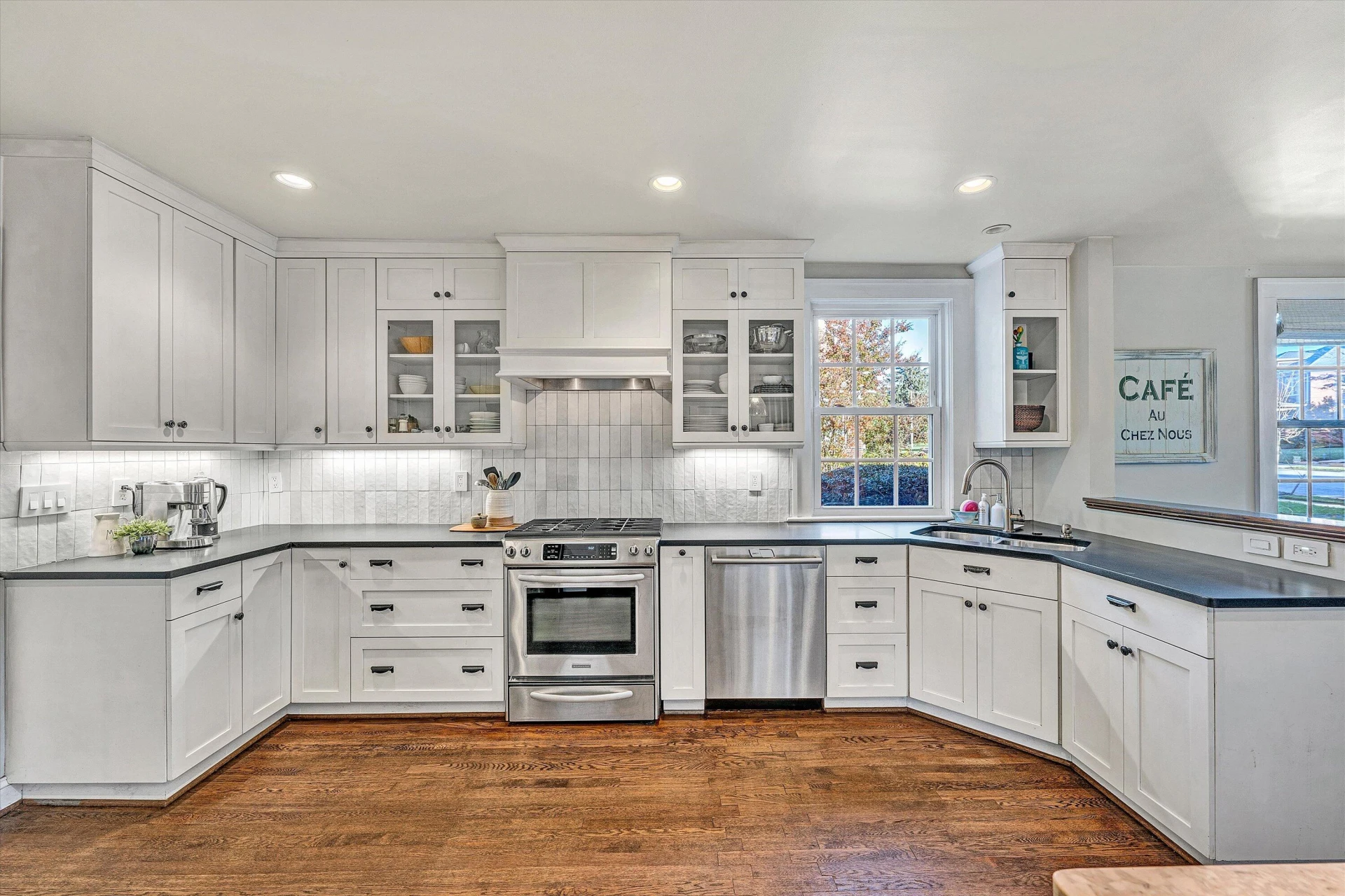 141 Lewis AVE - Photo 16