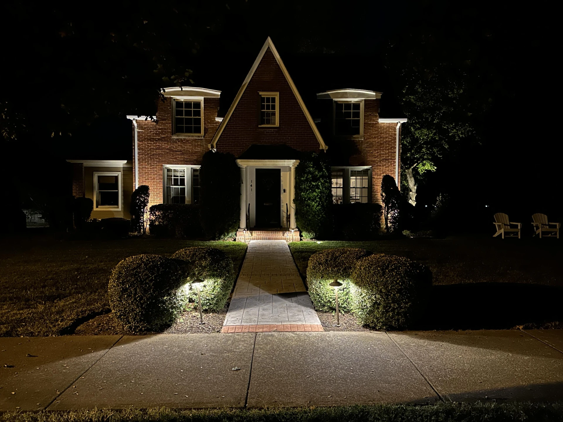 141 Lewis AVE - Photo 3